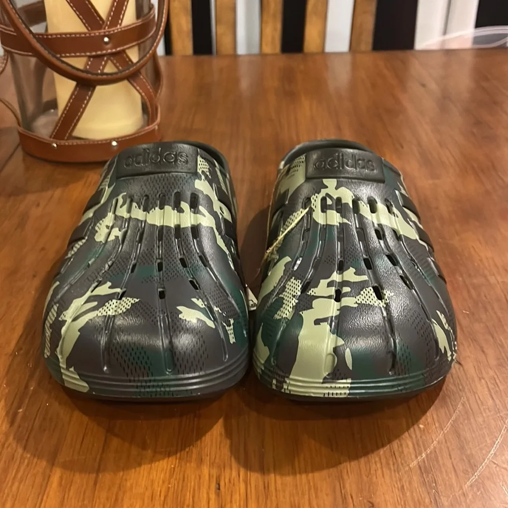 Adidas Adilette Clog Camo Camouflage shoes sandals QW1050 Mens sz 8 Women’s sz 9